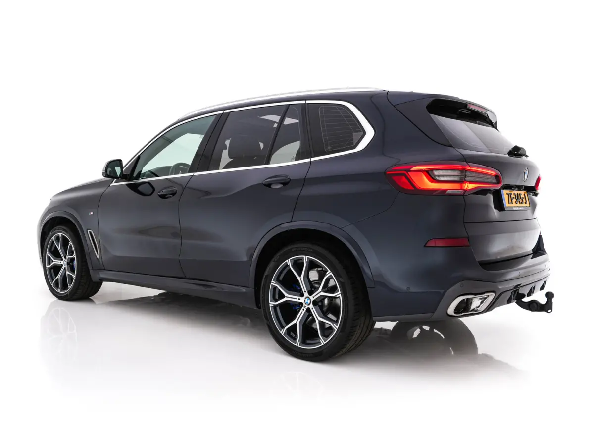 M50d M-Sport-Styling High Executive Aut. *PANO | HEAD-UP | LASER-LED | LEATHER | SOFT-CLOSE | ADAPTIVE-CRUISE | HARMAN/KARDON | BLIND-SPOT | MEMORY-PACK | TOP-VIEW | DIGI-COCKPIT | NAVI-FULL