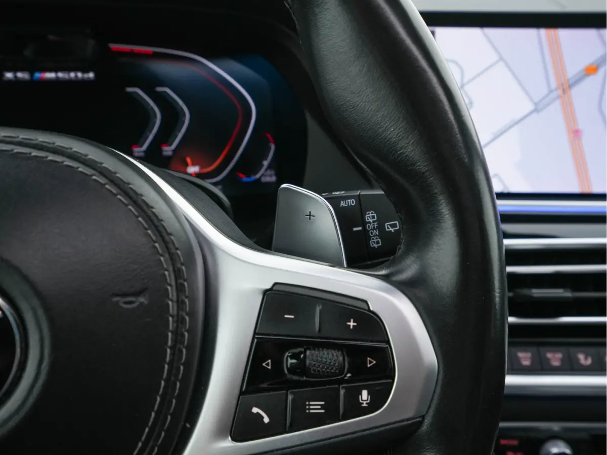 M50d M-Sport-Styling High Executive Aut. *PANO | HEAD-UP | LASER-LED | LEATHER | SOFT-CLOSE | ADAPTIVE-CRUISE | HARMAN/KARDON | BLIND-SPOT | MEMORY-PACK | TOP-VIEW | DIGI-COCKPIT | NAVI-FULL