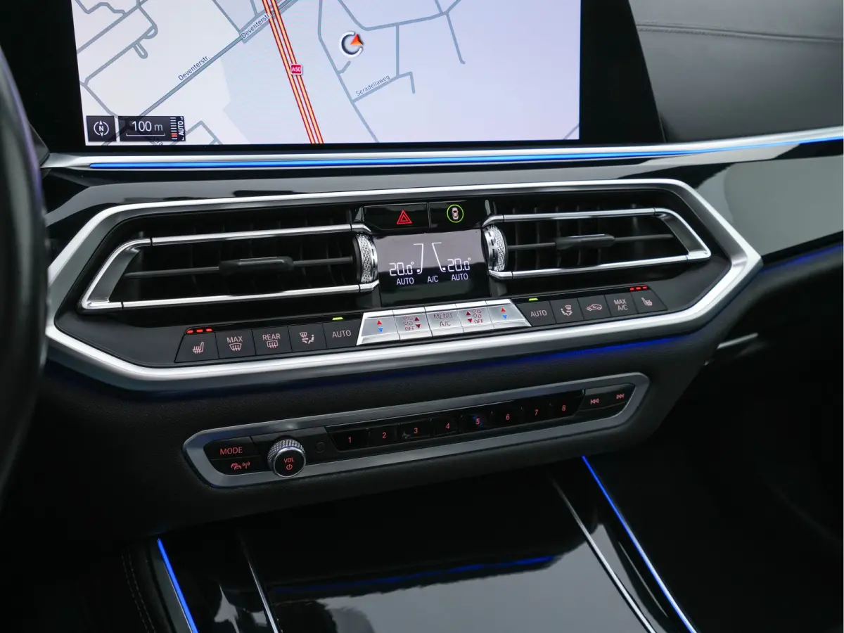 M50d M-Sport-Styling High Executive Aut. *PANO | HEAD-UP | LASER-LED | LEATHER | SOFT-CLOSE | ADAPTIVE-CRUISE | HARMAN/KARDON | BLIND-SPOT | MEMORY-PACK | TOP-VIEW | DIGI-COCKPIT | NAVI-FULL