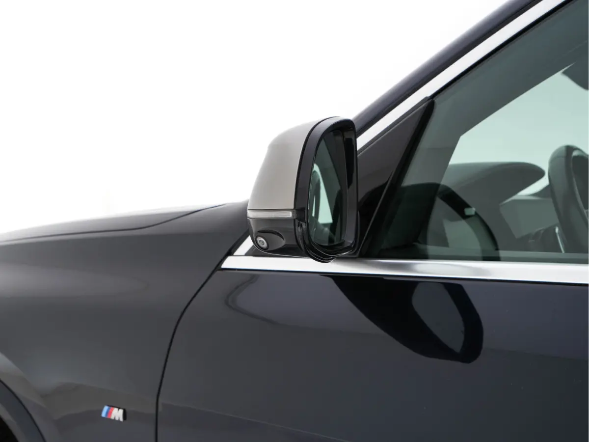 M50d M-Sport-Styling High Executive Aut. *PANO | HEAD-UP | LASER-LED | LEATHER | SOFT-CLOSE | ADAPTIVE-CRUISE | HARMAN/KARDON | BLIND-SPOT | MEMORY-PACK | TOP-VIEW | DIGI-COCKPIT | NAVI-FULL