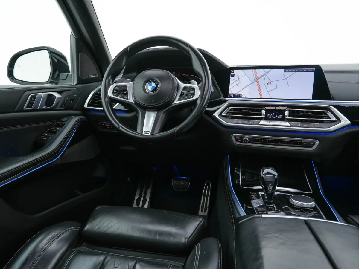 M50d M-Sport-Styling High Executive Aut. *PANO | HEAD-UP | LASER-LED | LEATHER | SOFT-CLOSE | ADAPTIVE-CRUISE | HARMAN/KARDON | BLIND-SPOT | MEMORY-PACK | TOP-VIEW | DIGI-COCKPIT | NAVI-FULL