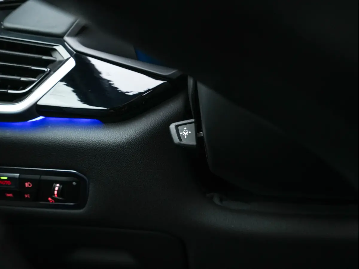 M50d M-Sport-Styling High Executive Aut. *PANO | HEAD-UP | LASER-LED | LEATHER | SOFT-CLOSE | ADAPTIVE-CRUISE | HARMAN/KARDON | BLIND-SPOT | MEMORY-PACK | TOP-VIEW | DIGI-COCKPIT | NAVI-FULL