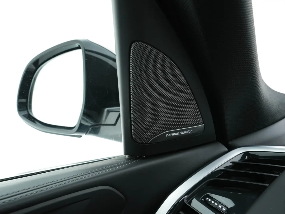 M50d M-Sport-Styling High Executive Aut. *PANO | HEAD-UP | LASER-LED | LEATHER | SOFT-CLOSE | ADAPTIVE-CRUISE | HARMAN/KARDON | BLIND-SPOT | MEMORY-PACK | TOP-VIEW | DIGI-COCKPIT | NAVI-FULL