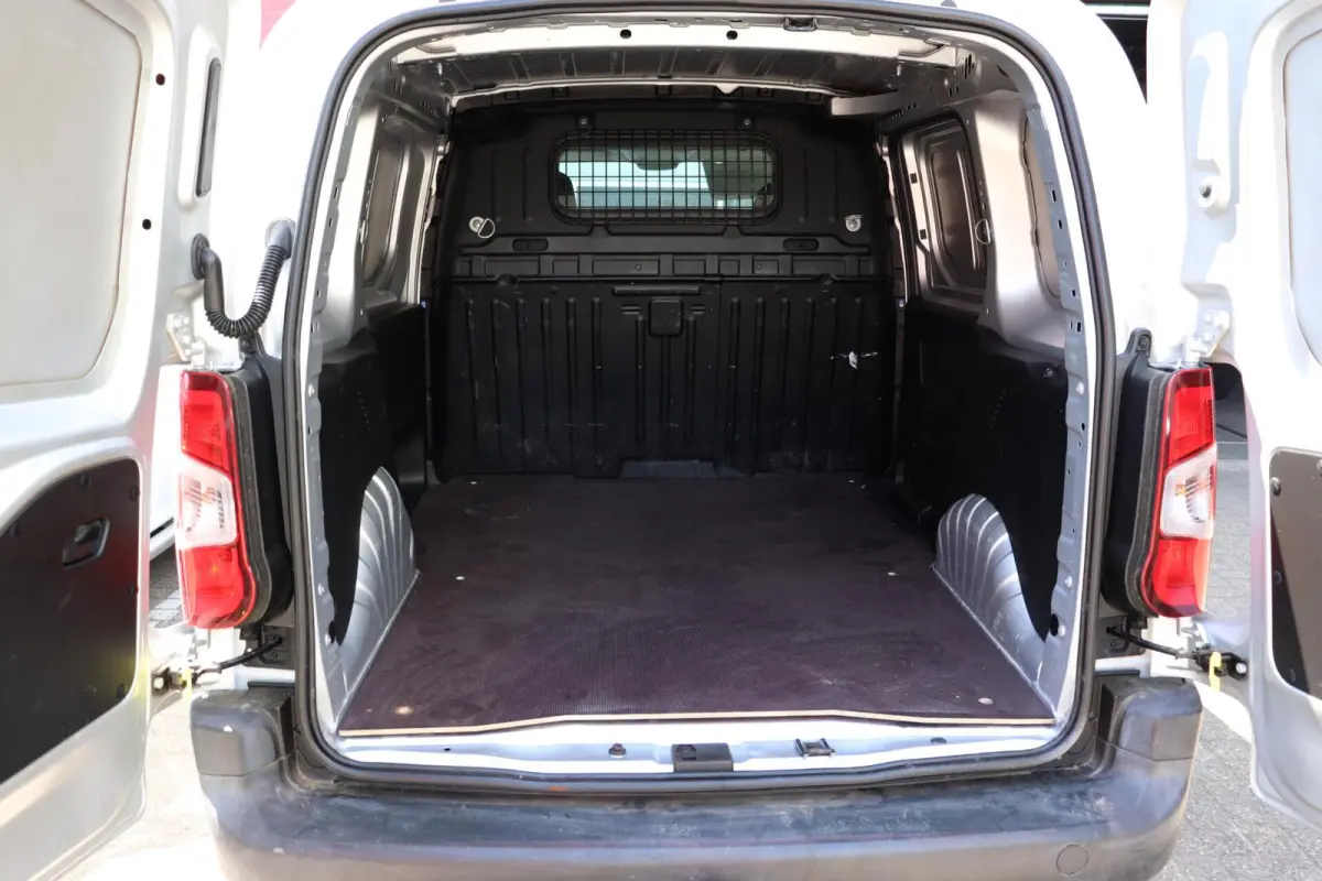 1.5 BlueHDi L1 l AIRCO l TREKHAAK l NAP 30.000 KM