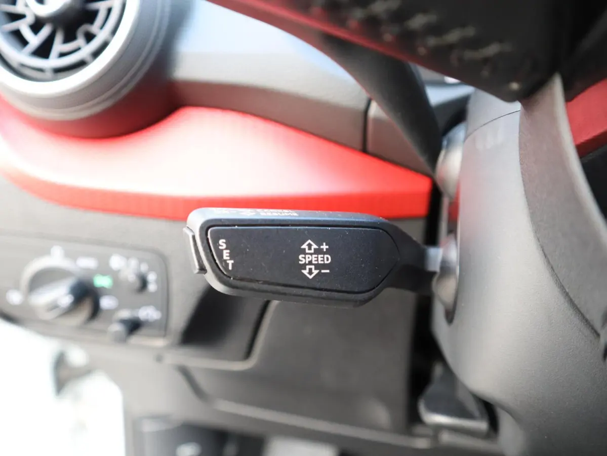 30 TFSI Sport Airco Cruise Navi PDC Parelmoer