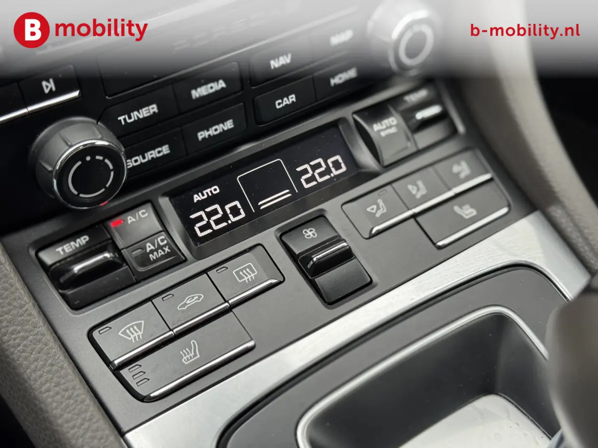300 PK NL Dealerauto PDK PASM BOSE Stoel/Stuurwielverwarming | Apple CarPlay | Achteruitrijcamera |  Adaptive Cruise Control DAB Audio