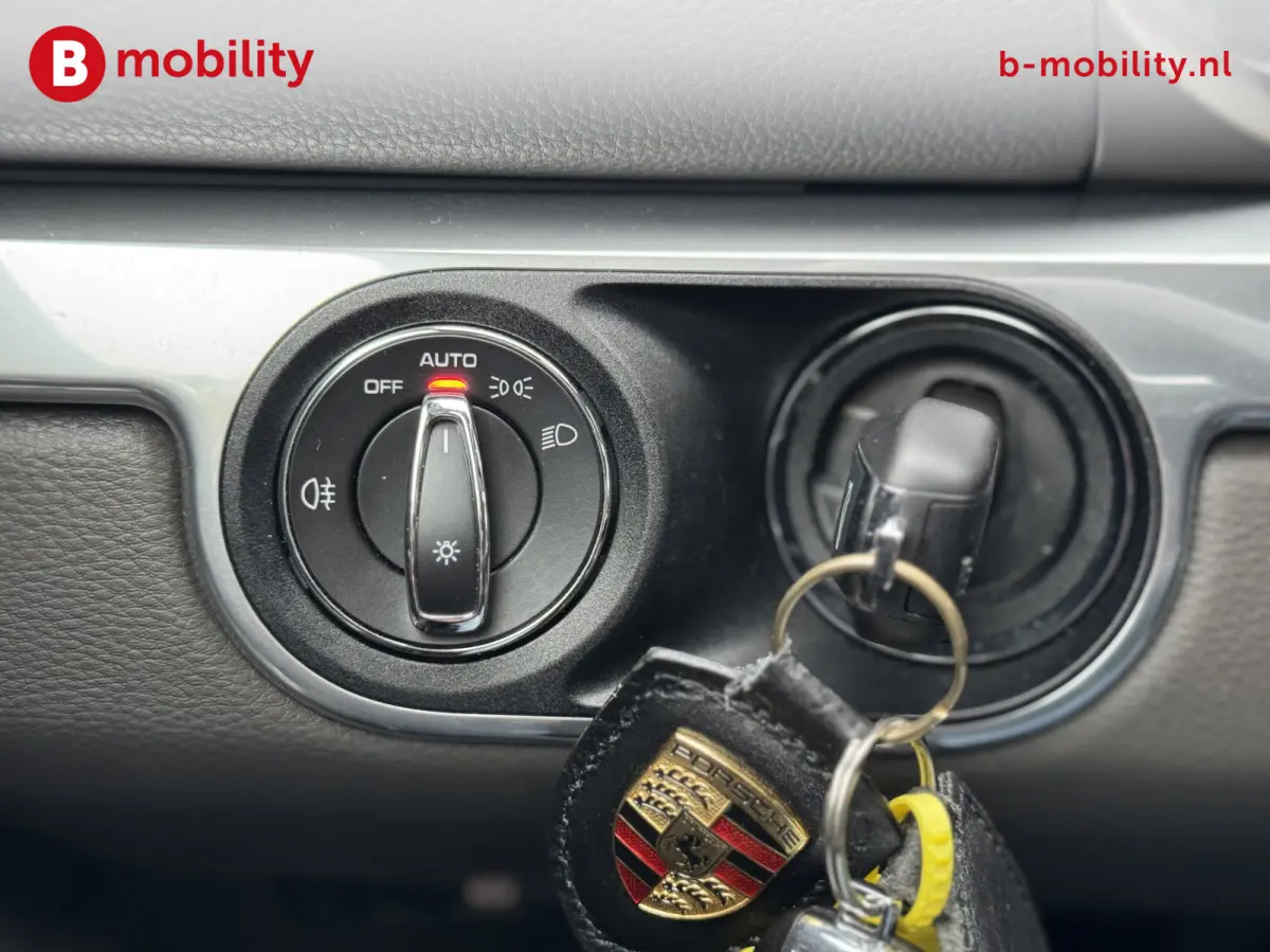 300 PK NL Dealerauto PDK PASM BOSE Stoel/Stuurwielverwarming | Apple CarPlay | Achteruitrijcamera |  Adaptive Cruise Control DAB Audio