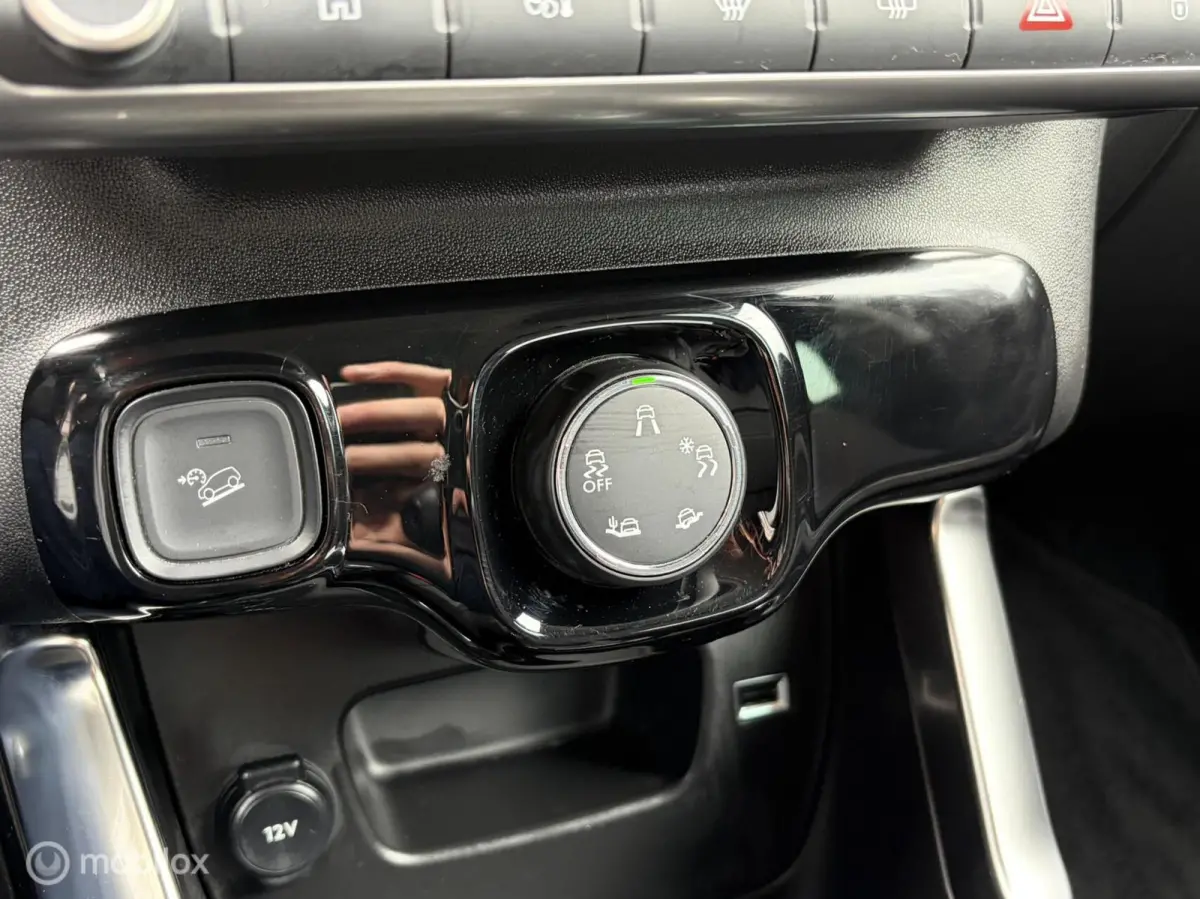 1.2 PureTech Plus FM NAV / 16" / Privacy glass / Carplay / 21.104 KM!!!