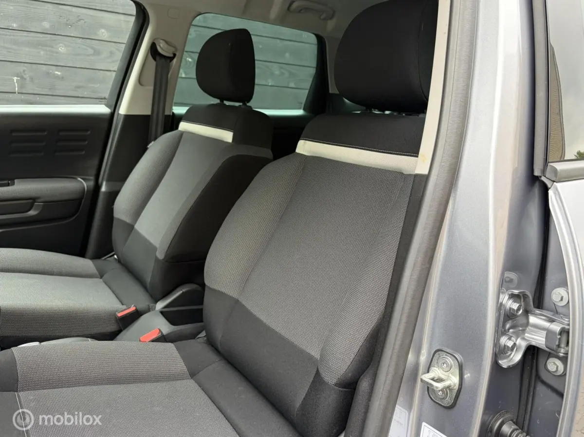 1.2 PureTech Plus FM NAV / 16" / Privacy glass / Carplay / 21.104 KM!!!