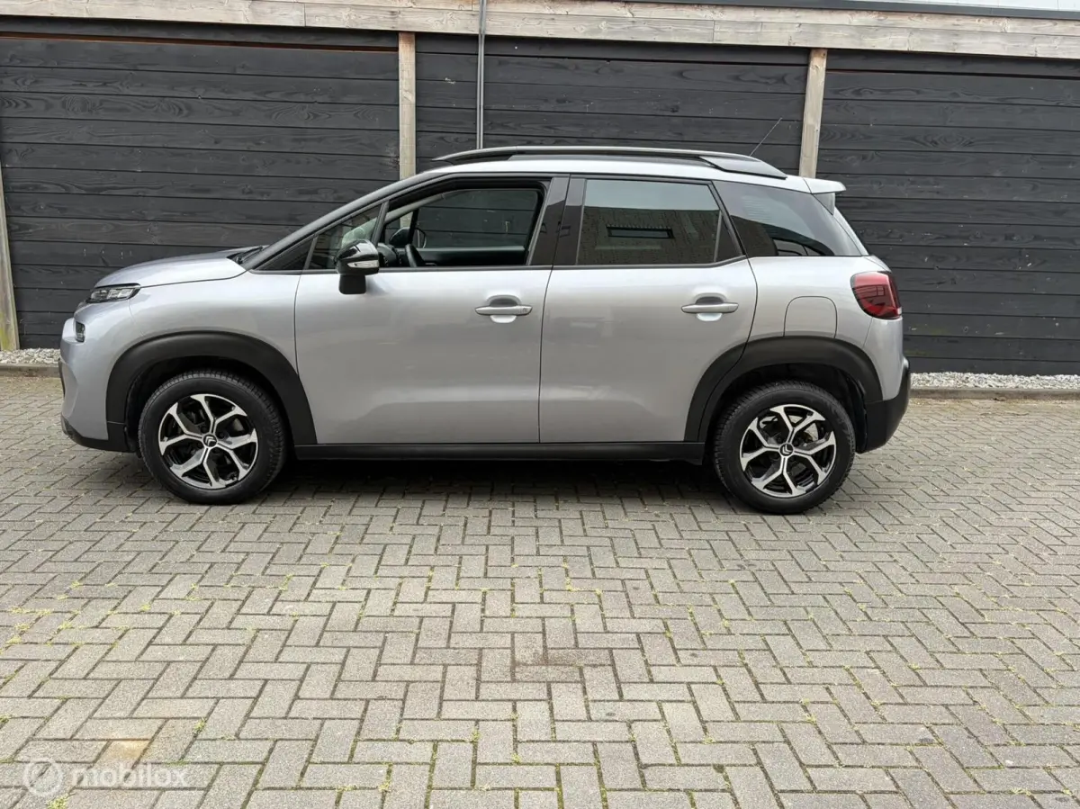 1.2 PureTech Plus FM NAV / 16" / Privacy glass / Carplay / 21.104 KM!!!