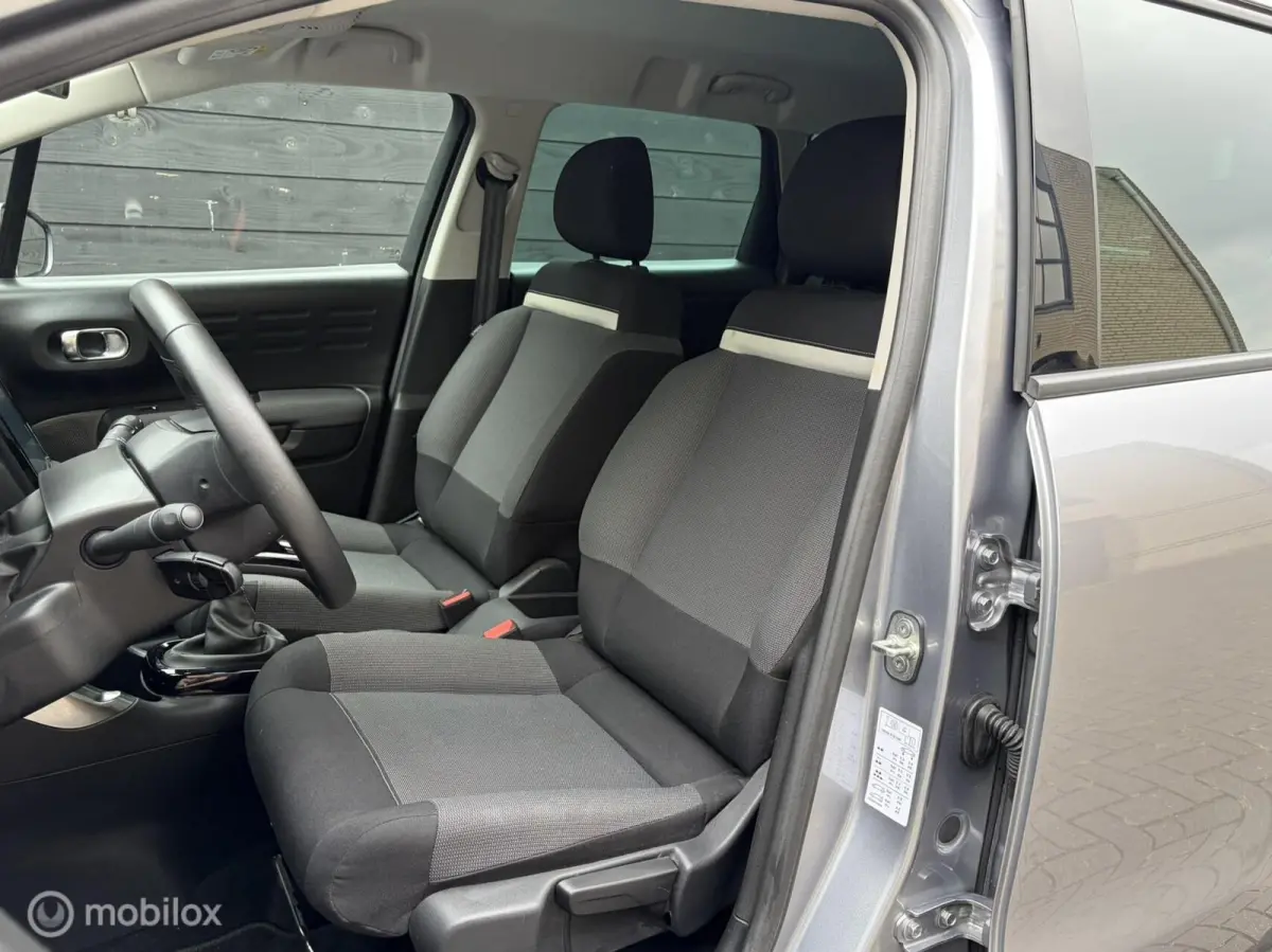 1.2 PureTech Plus FM NAV / 16" / Privacy glass / Carplay / 21.104 KM!!!