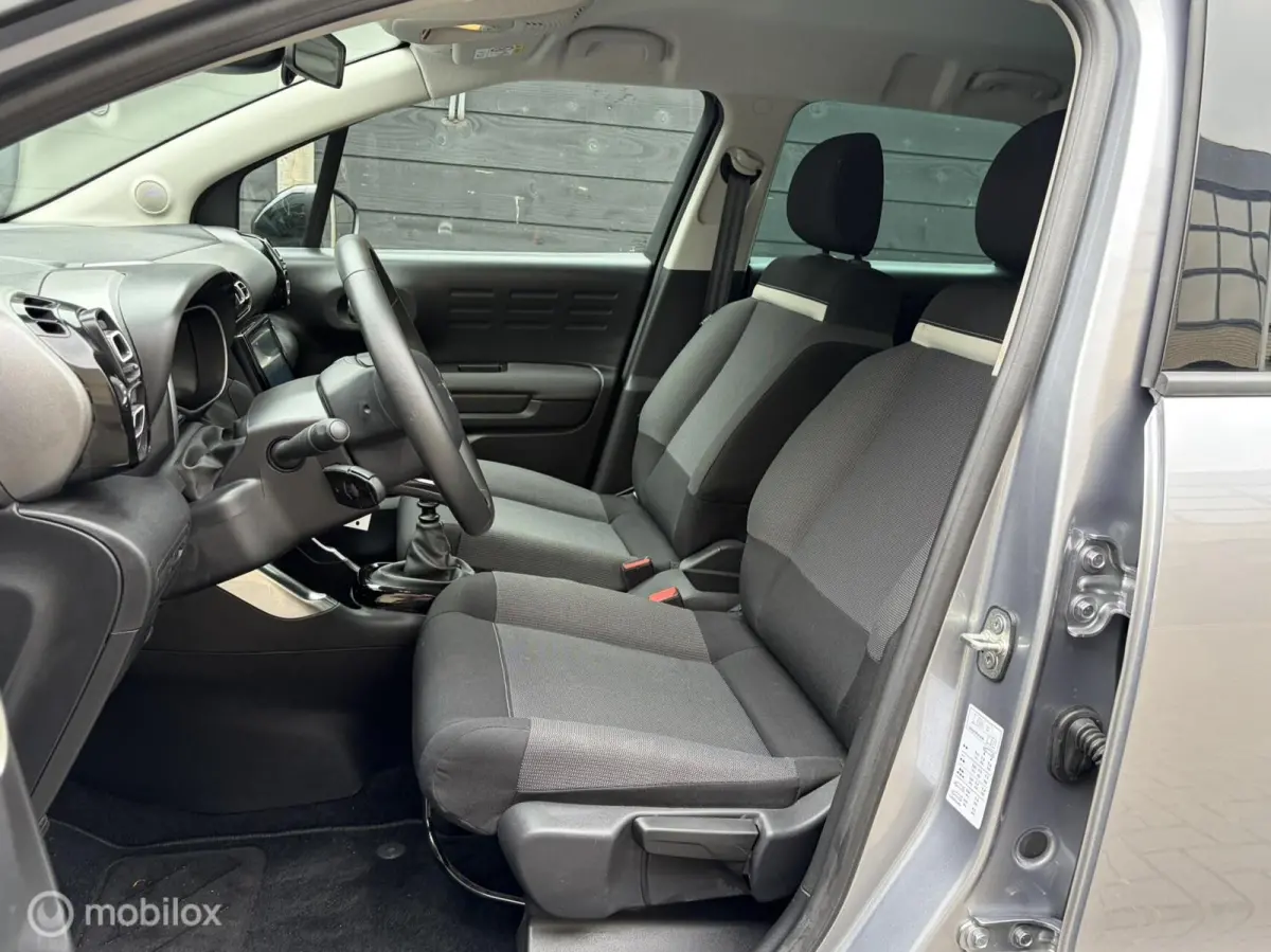 1.2 PureTech Plus FM NAV / 16" / Privacy glass / Carplay / 21.104 KM!!!