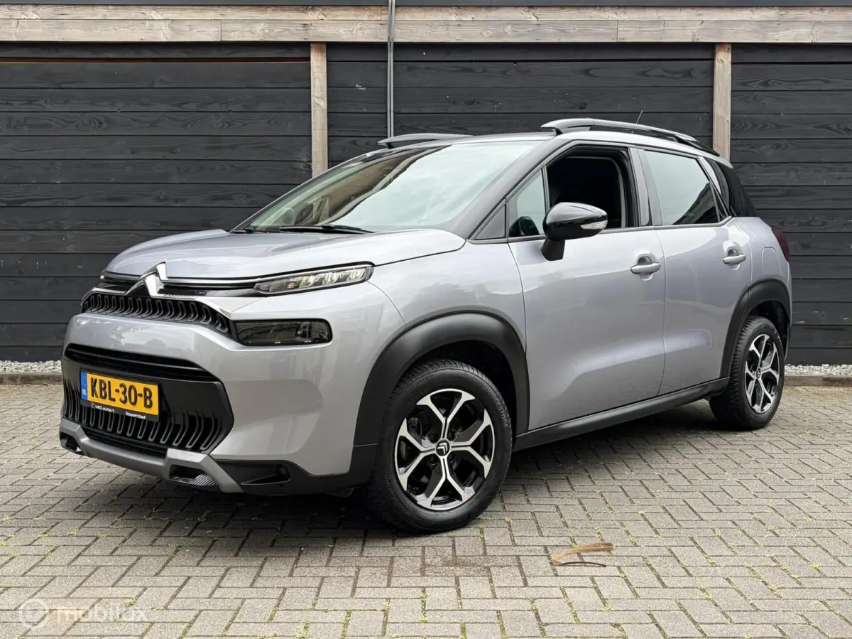 1.2 PureTech Plus FM NAV / 16" / Privacy glass / Carplay / 21.104 KM!!!