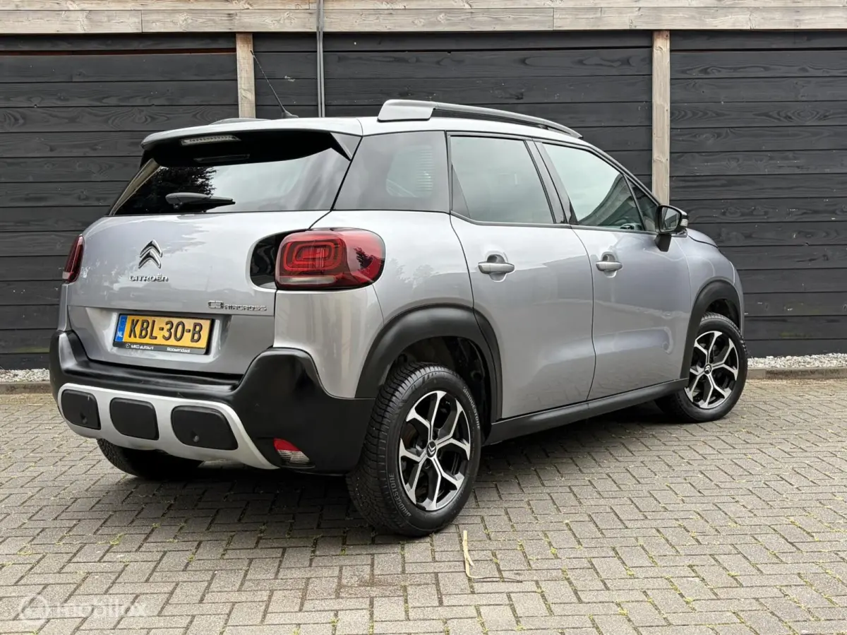 1.2 PureTech Plus FM NAV / 16" / Privacy glass / Carplay / 21.104 KM!!!