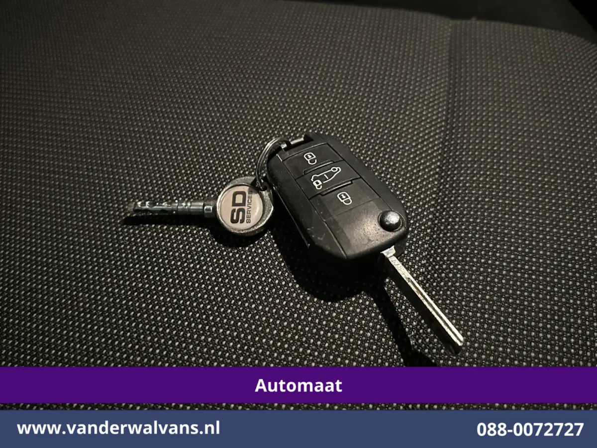 1.2 PureTech 131pk Automaat **Benzine** L1H1 inrichting Euro6 Airco | Navigatie | Camera Apple Carplay, Cruisecontrol, Android Auto, Parkeersensoren