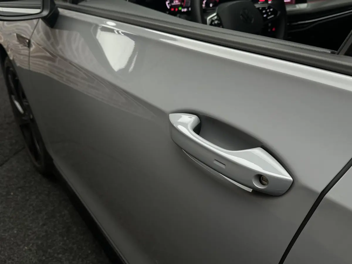 1.5 eTSI R-Line Dodehoek herkenning | Camera | Virtual display | Keyless entry