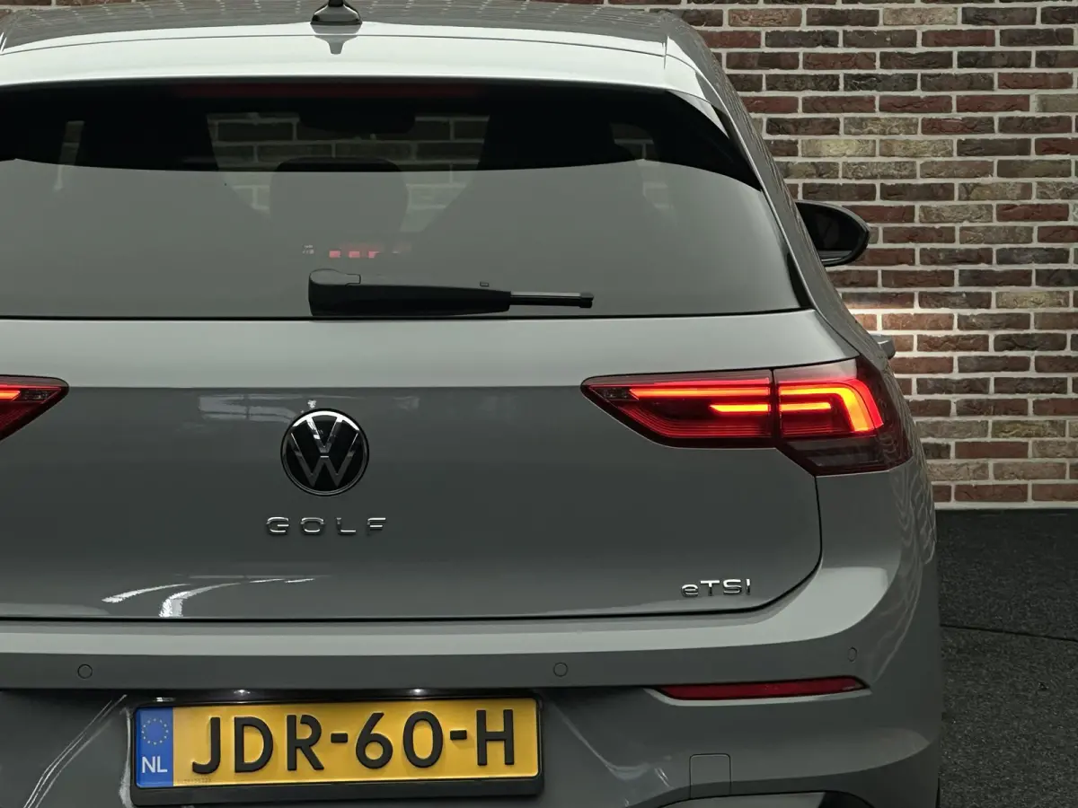 1.5 eTSI R-Line Dodehoek herkenning | Camera | Virtual display | Keyless entry
