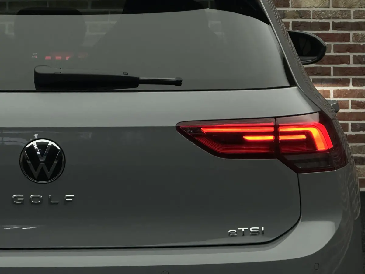 1.5 eTSI R-Line Dodehoek herkenning | Camera | Virtual display | Keyless entry