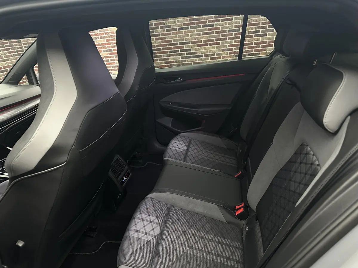 1.5 eTSI R-Line Dodehoek herkenning | Camera | Virtual display | Keyless entry