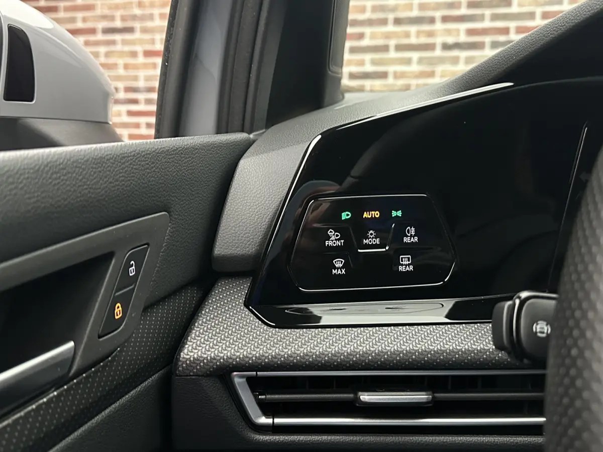 1.5 eTSI R-Line Dodehoek herkenning | Camera | Virtual display | Keyless entry