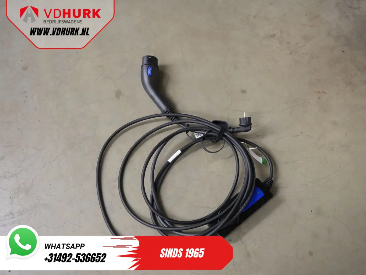 2.5 PHEV 225 pk Titanium Stoelverw./ Stuurverw./ Navi/ Carplay/ Camera/ PDC/ Climate