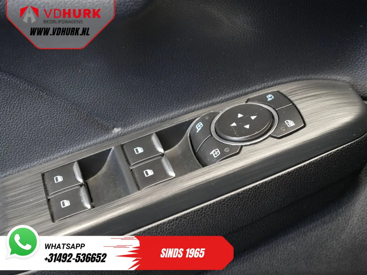 2.5 PHEV 225 pk Titanium Stoelverw./ Stuurverw./ Navi/ Carplay/ Camera/ PDC/ Climate