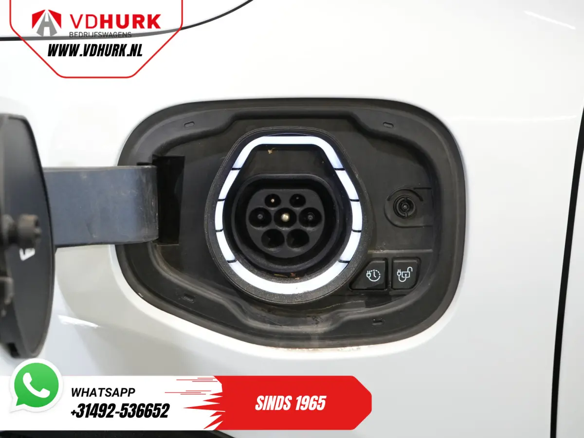 2.5 PHEV 225 pk Titanium Stoelverw./ Stuurverw./ Navi/ Carplay/ Camera/ PDC/ Climate