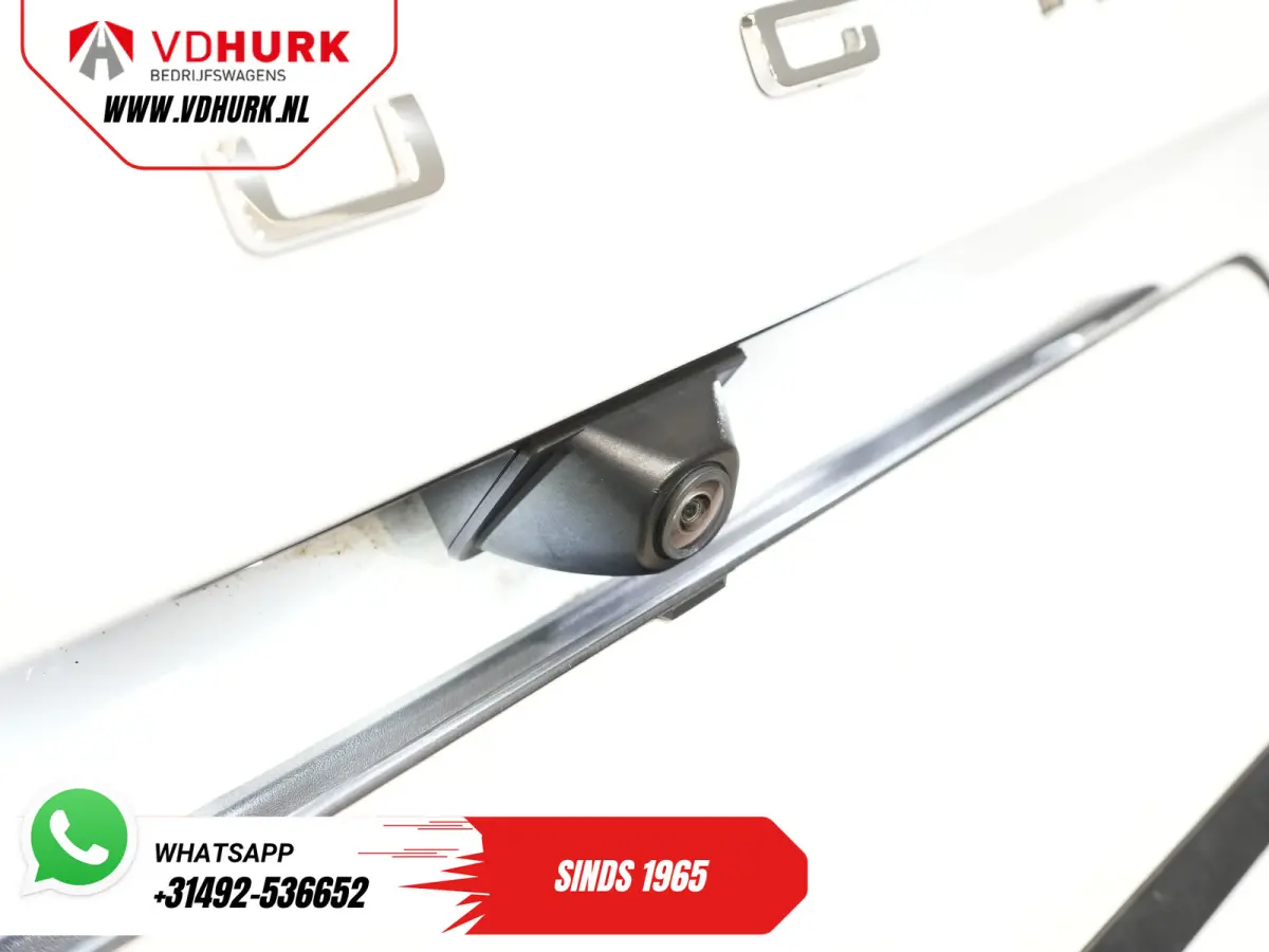 2.5 PHEV 225 pk Titanium Stoelverw./ Stuurverw./ Navi/ Carplay/ Camera/ PDC/ Climate