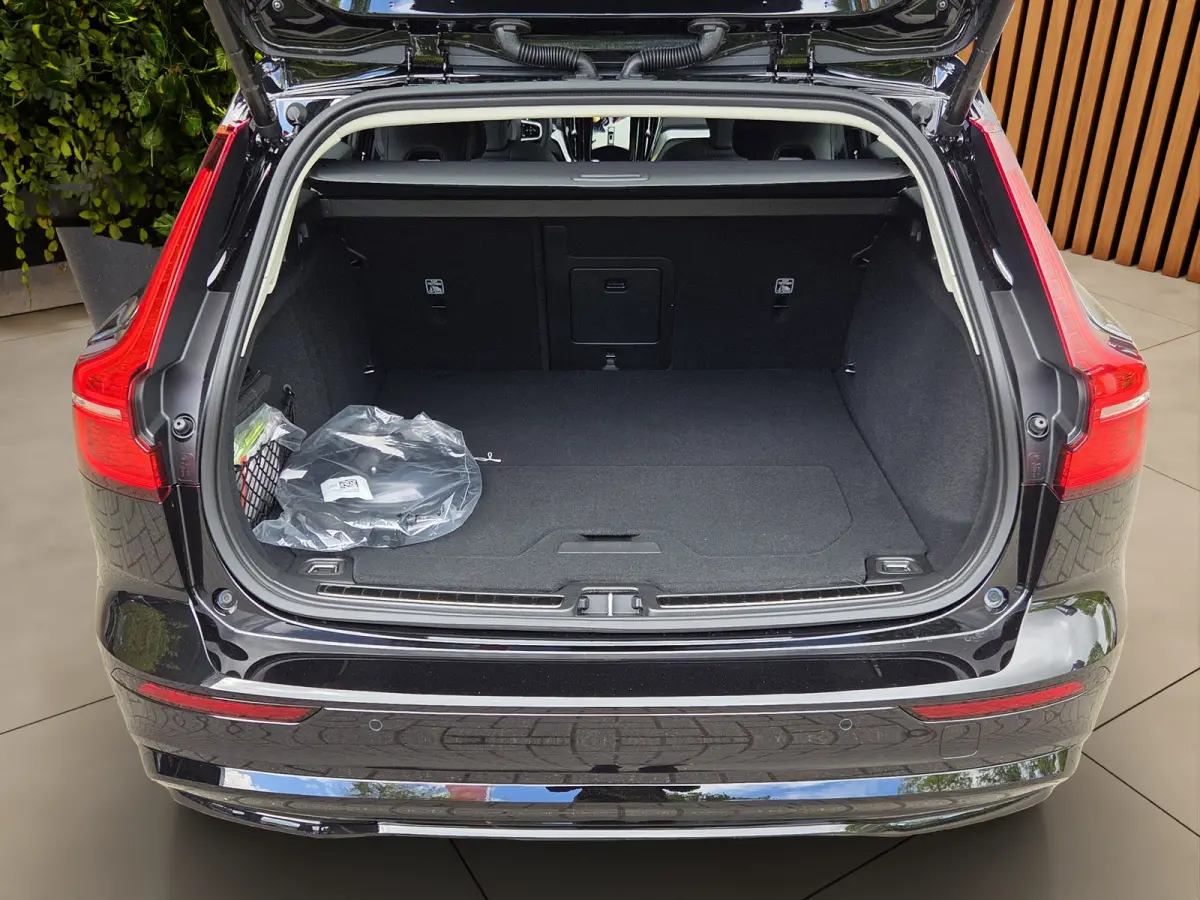 2.0 T8 Plug-in hybrid AWD Ultra Dark Polestar Engineered Optimisation | Harman/Kardon | 360 Cam | Pano | HUD | Pilot Assist