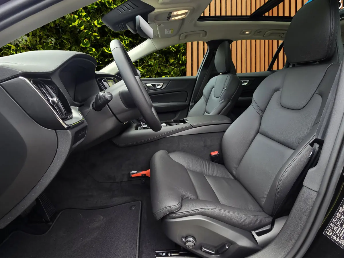 2.0 T8 Plug-in hybrid AWD Ultra Dark Polestar Engineered Optimisation | Harman/Kardon | 360 Cam | Pano | HUD | Pilot Assist