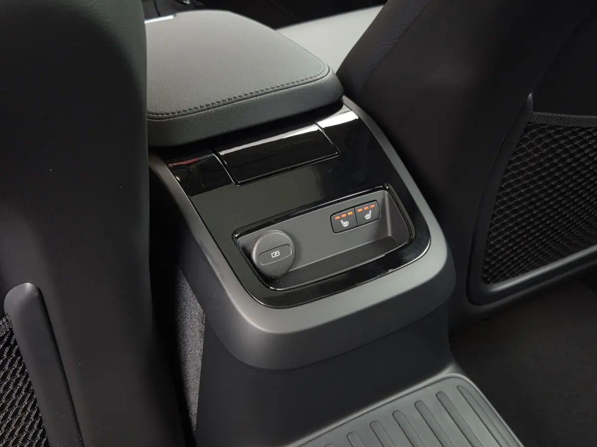 2.0 T8 Plug-in hybrid AWD Ultra Dark Polestar Engineered Optimisation | Harman/Kardon | 360 Cam | Pano | HUD | Pilot Assist
