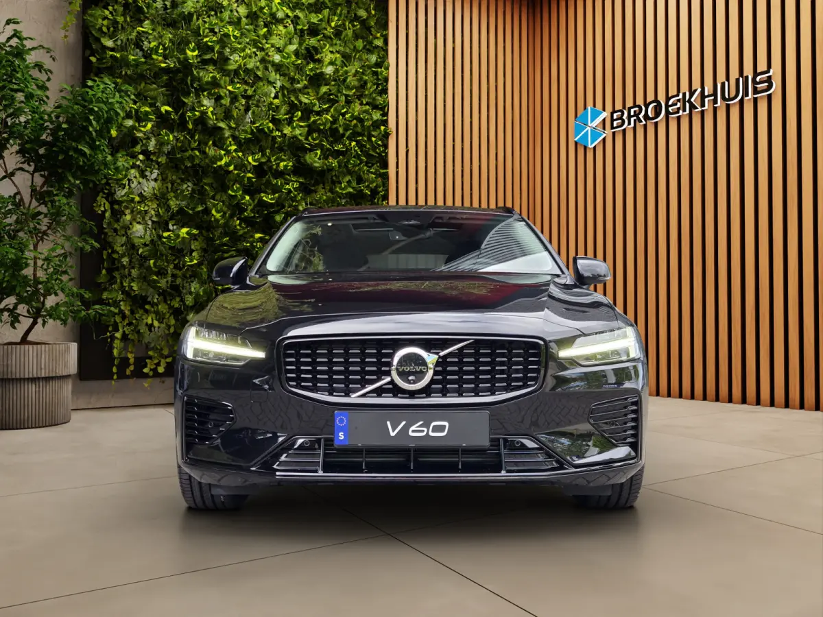 2.0 T8 Plug-in hybrid AWD Ultra Dark Polestar Engineered Optimisation | Harman/Kardon | 360 Cam | Pano | HUD | Pilot Assist