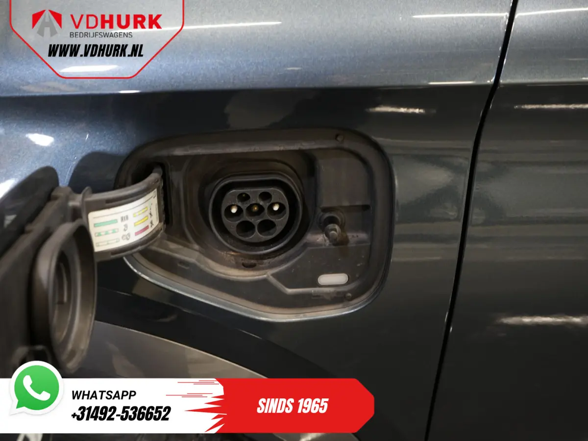 1.4 e-Hybrid 245 pk Copper Edition Pano/ Elek.Trekhaak/ Elek.Klep/ Memory/ Matrix/ Adapt. Cruise/ Carplay/ Camera/ Stoelverw./ Stuurverw./ 19" LMV