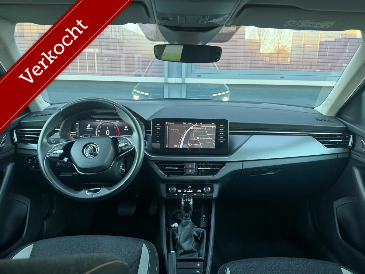 1.0 TSI Sport Busines/Digital dashboard/Navi/Camera/Automaat