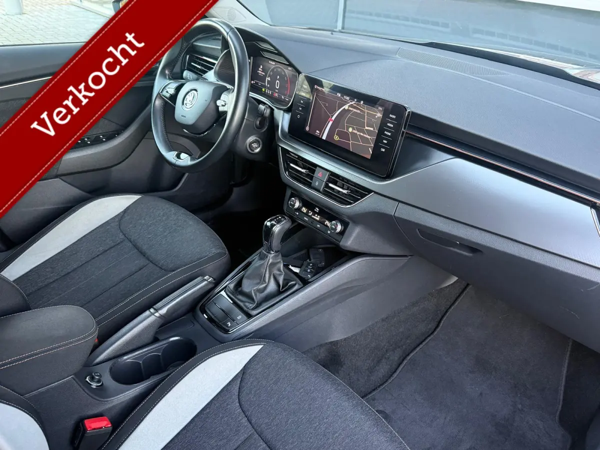 1.0 TSI Sport Busines/Digital dashboard/Navi/Camera/Automaat