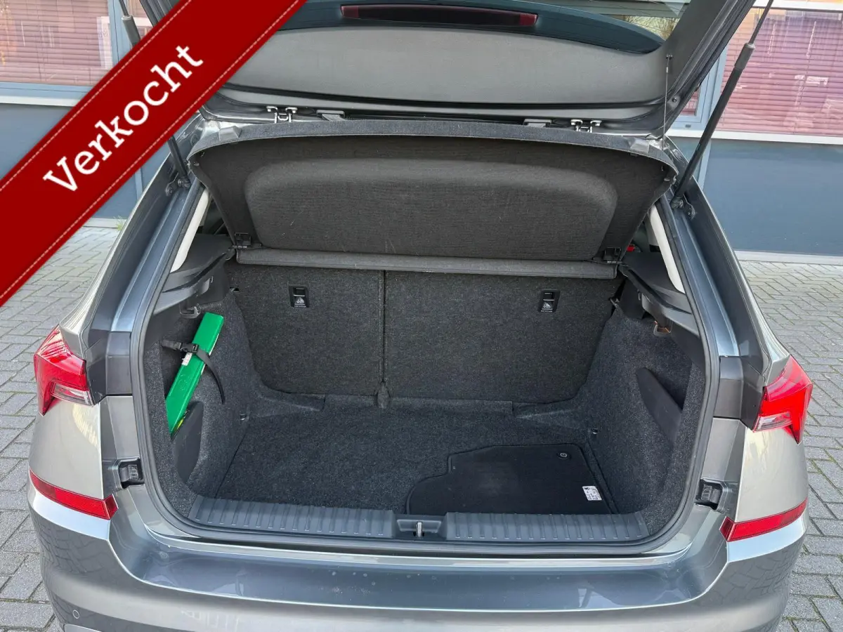 1.0 TSI Sport Busines/Digital dashboard/Navi/Camera/Automaat