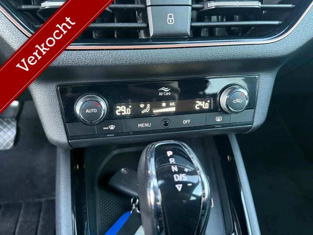 1.0 TSI Sport Busines/Digital dashboard/Navi/Camera/Automaat