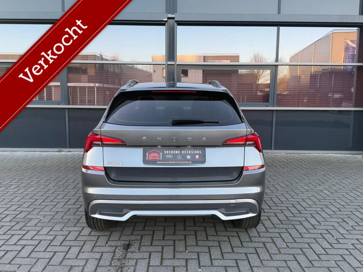 1.0 TSI Sport Busines/Digital dashboard/Navi/Camera/Automaat