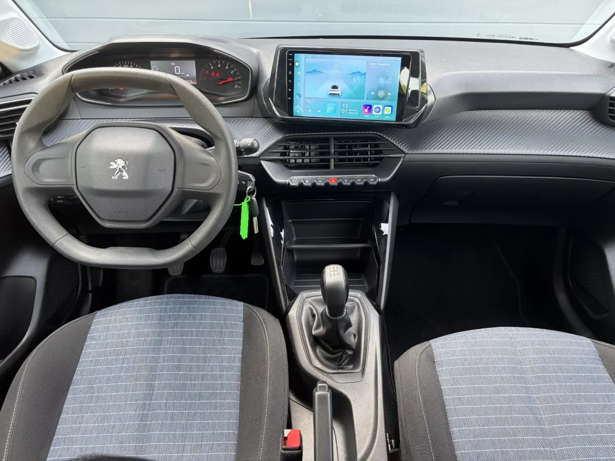 1.2 PureTech Like 1e Eigenaar,Apple Carplay/Android Auto,Camera,Navi,Clima,Cruise,Weinig Km,Zeer Zuinig,Apk tot 07-2027