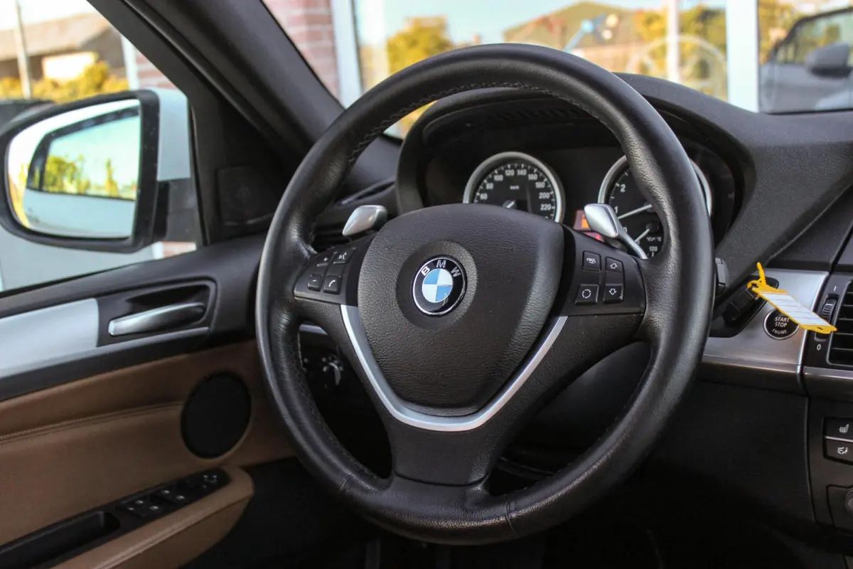 xDrive35i E71 High Executive | 306 pk | 20 inch | Dakraam | Stoelverwarming | Comfortstoelen | Memory | Xenon | Hifi audio | PDC | Navi | Cruise control | Schakelpaddles