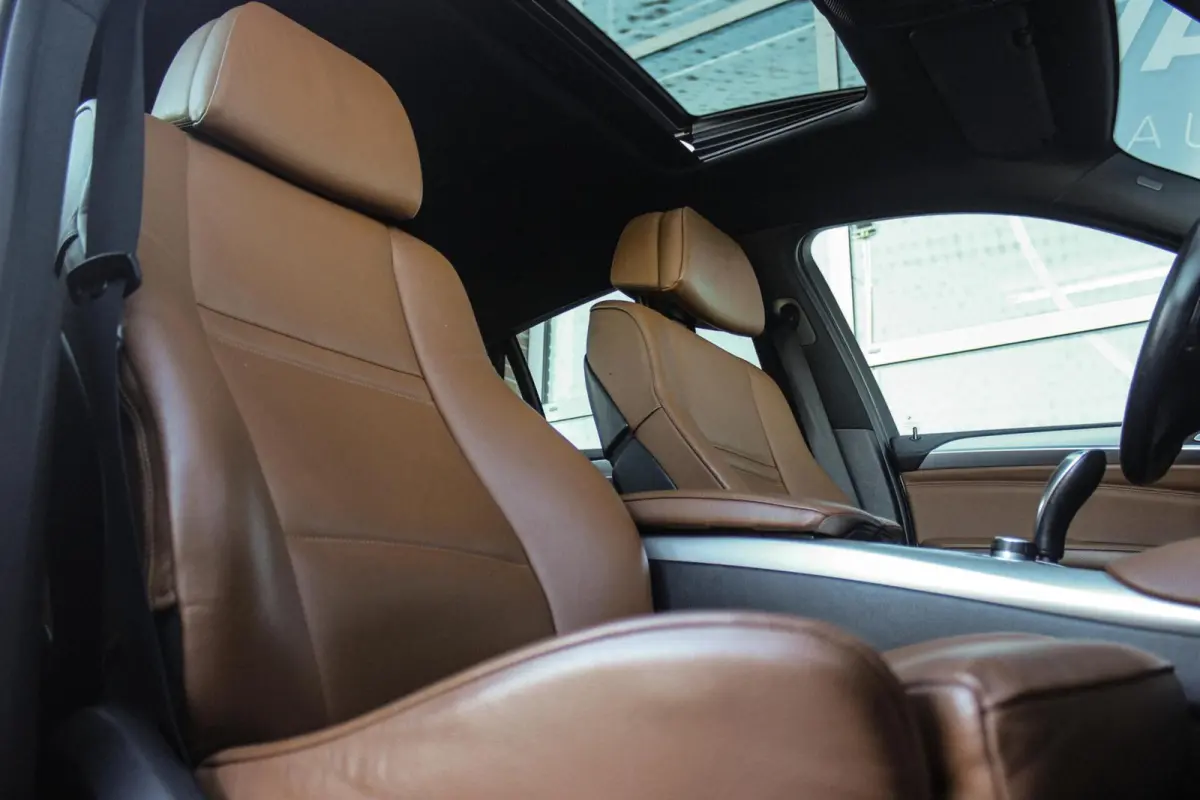 xDrive35i E71 High Executive | 306 pk | 20 inch | Dakraam | Stoelverwarming | Comfortstoelen | Memory | Xenon | Hifi audio | PDC | Navi | Cruise control | Schakelpaddles