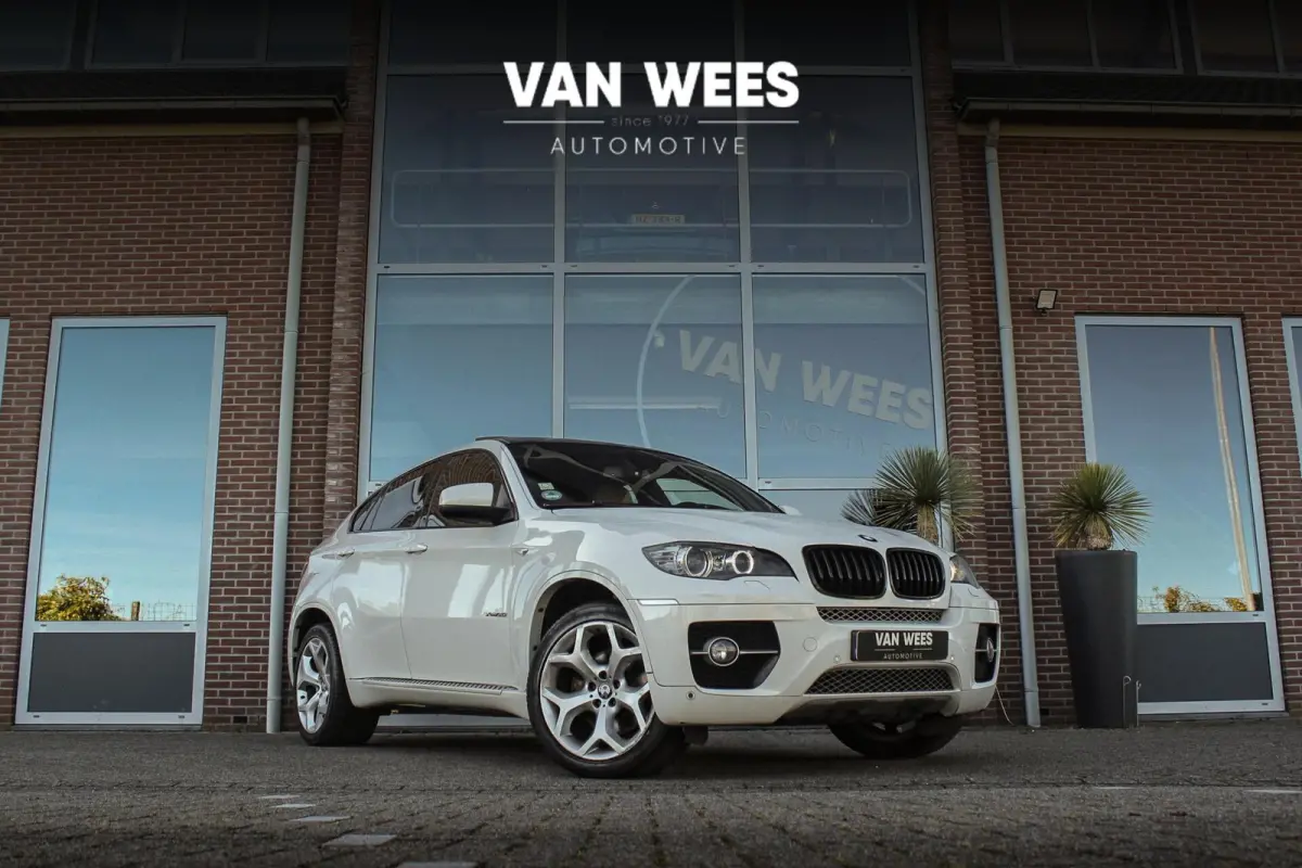 xDrive35i E71 High Executive | 306 pk | 20 inch | Dakraam | Stoelverwarming | Comfortstoelen | Memory | Xenon | Hifi audio | PDC | Navi | Cruise control | Schakelpaddles