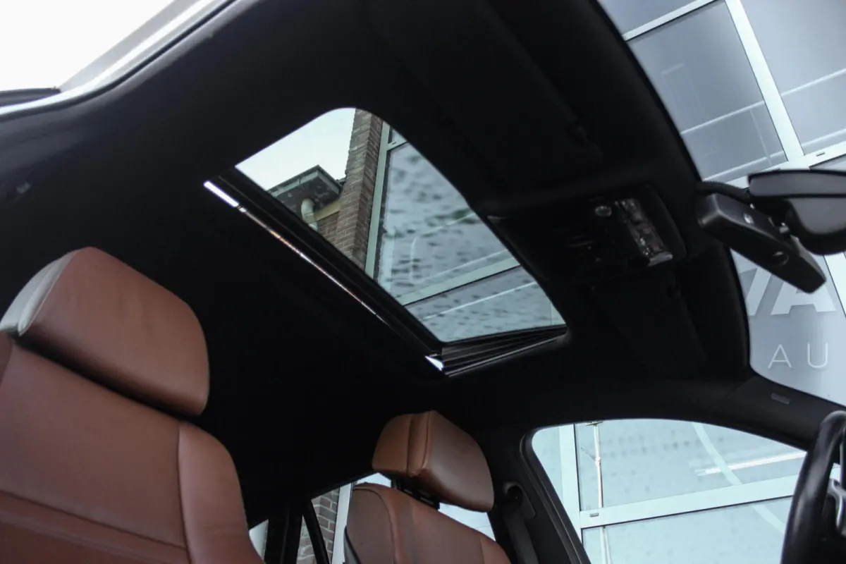 xDrive35i E71 High Executive | 306 pk | 20 inch | Dakraam | Stoelverwarming | Comfortstoelen | Memory | Xenon | Hifi audio | PDC | Navi | Cruise control | Schakelpaddles