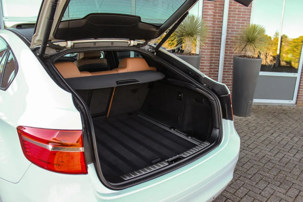 xDrive35i E71 High Executive | 306 pk | 20 inch | Dakraam | Stoelverwarming | Comfortstoelen | Memory | Xenon | Hifi audio | PDC | Navi | Cruise control | Schakelpaddles