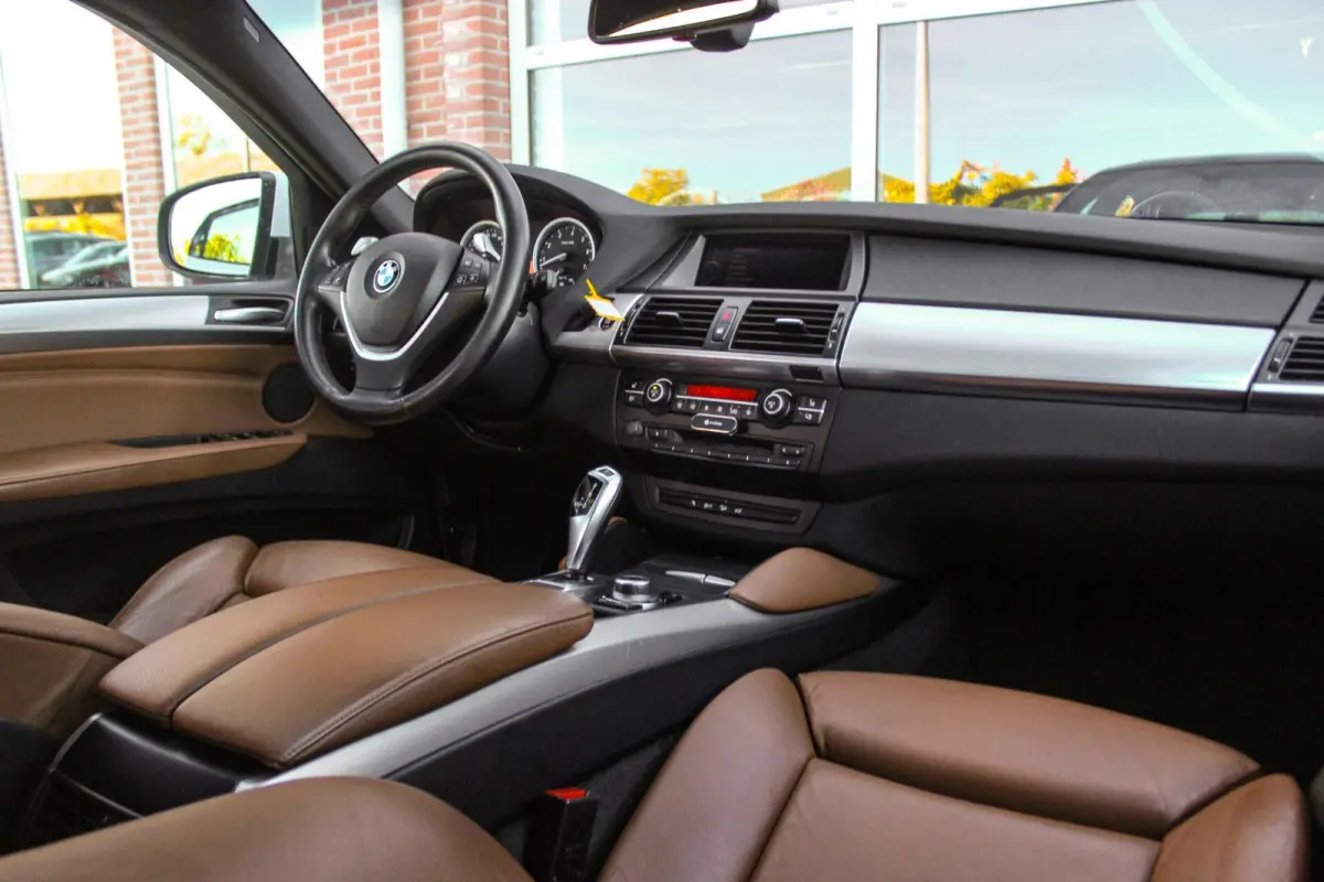xDrive35i E71 High Executive | 306 pk | 20 inch | Dakraam | Stoelverwarming | Comfortstoelen | Memory | Xenon | Hifi audio | PDC | Navi | Cruise control | Schakelpaddles