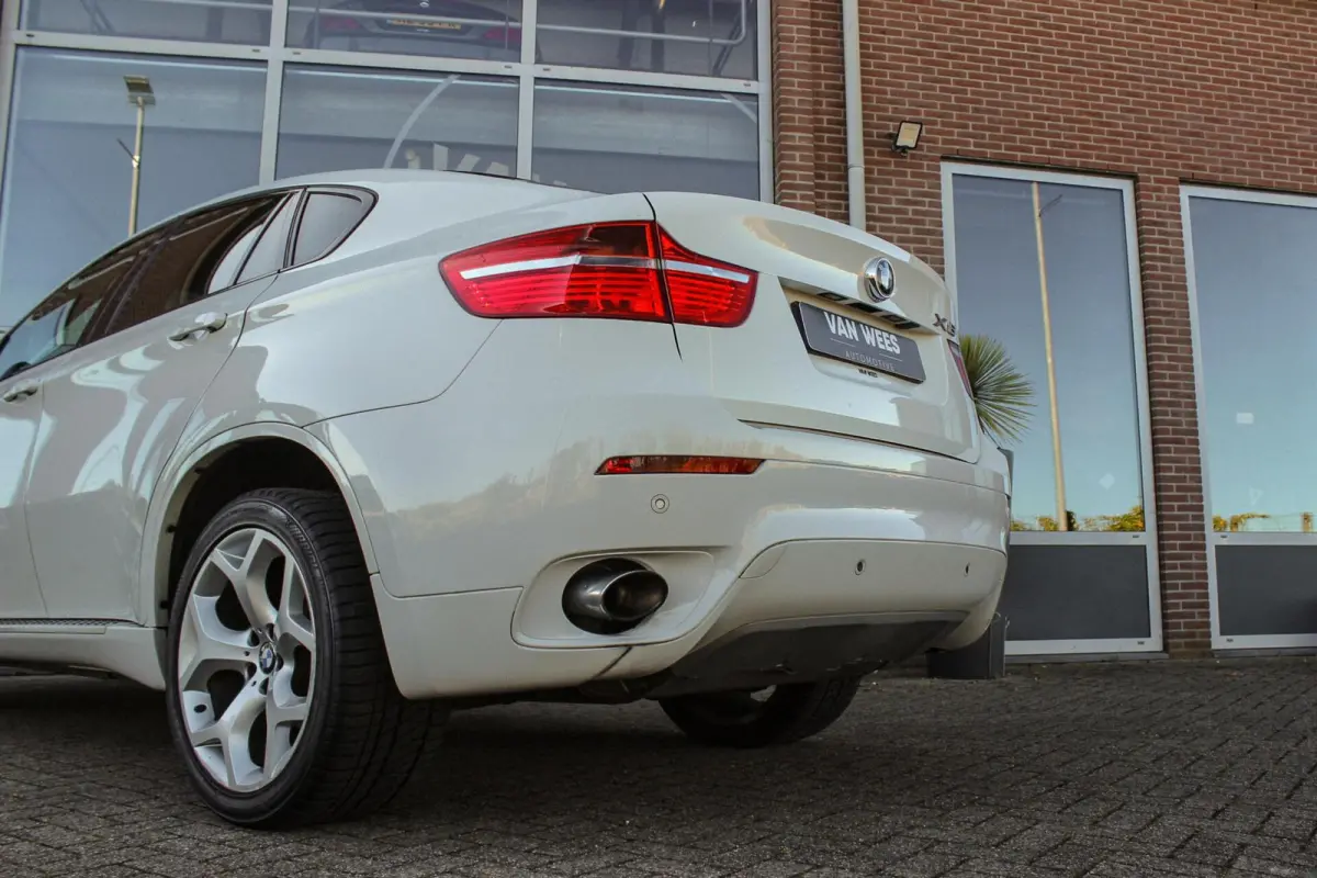 xDrive35i E71 High Executive | 306 pk | 20 inch | Dakraam | Stoelverwarming | Comfortstoelen | Memory | Xenon | Hifi audio | PDC | Navi | Cruise control | Schakelpaddles