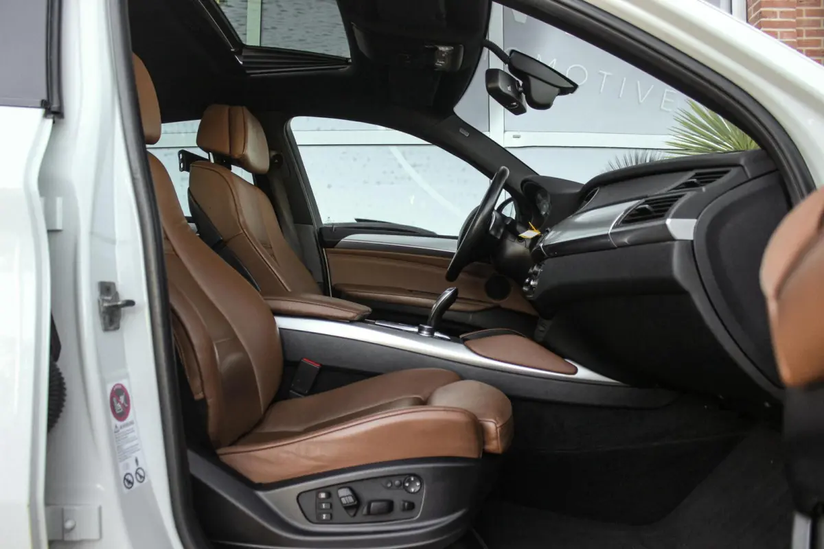 xDrive35i E71 High Executive | 306 pk | 20 inch | Dakraam | Stoelverwarming | Comfortstoelen | Memory | Xenon | Hifi audio | PDC | Navi | Cruise control | Schakelpaddles