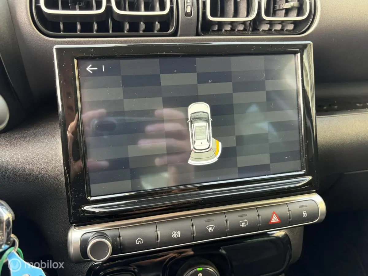 1.2 PureTech Plus 110 PK / FM NAV / 16" / Privacy glass / Carplay