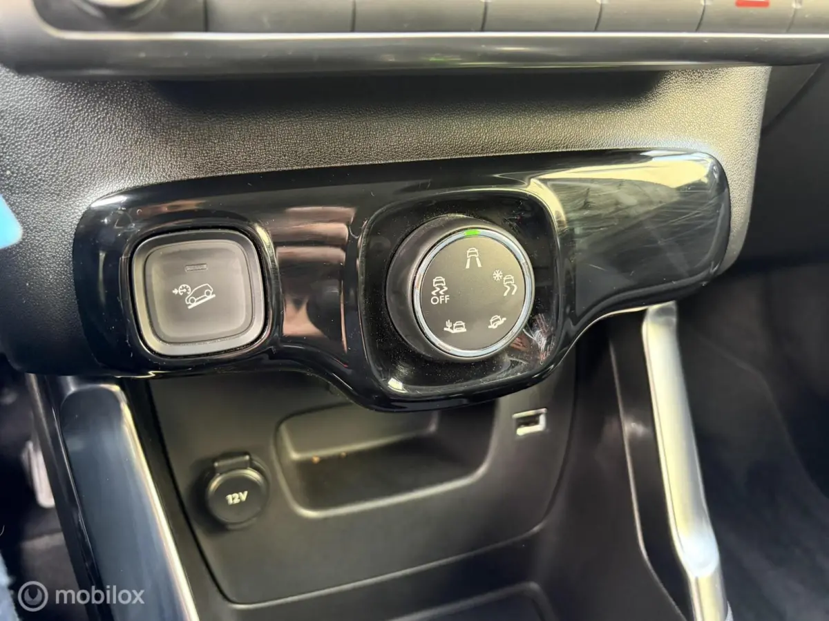 1.2 PureTech Plus 110 PK / FM NAV / 16" / Privacy glass / Carplay