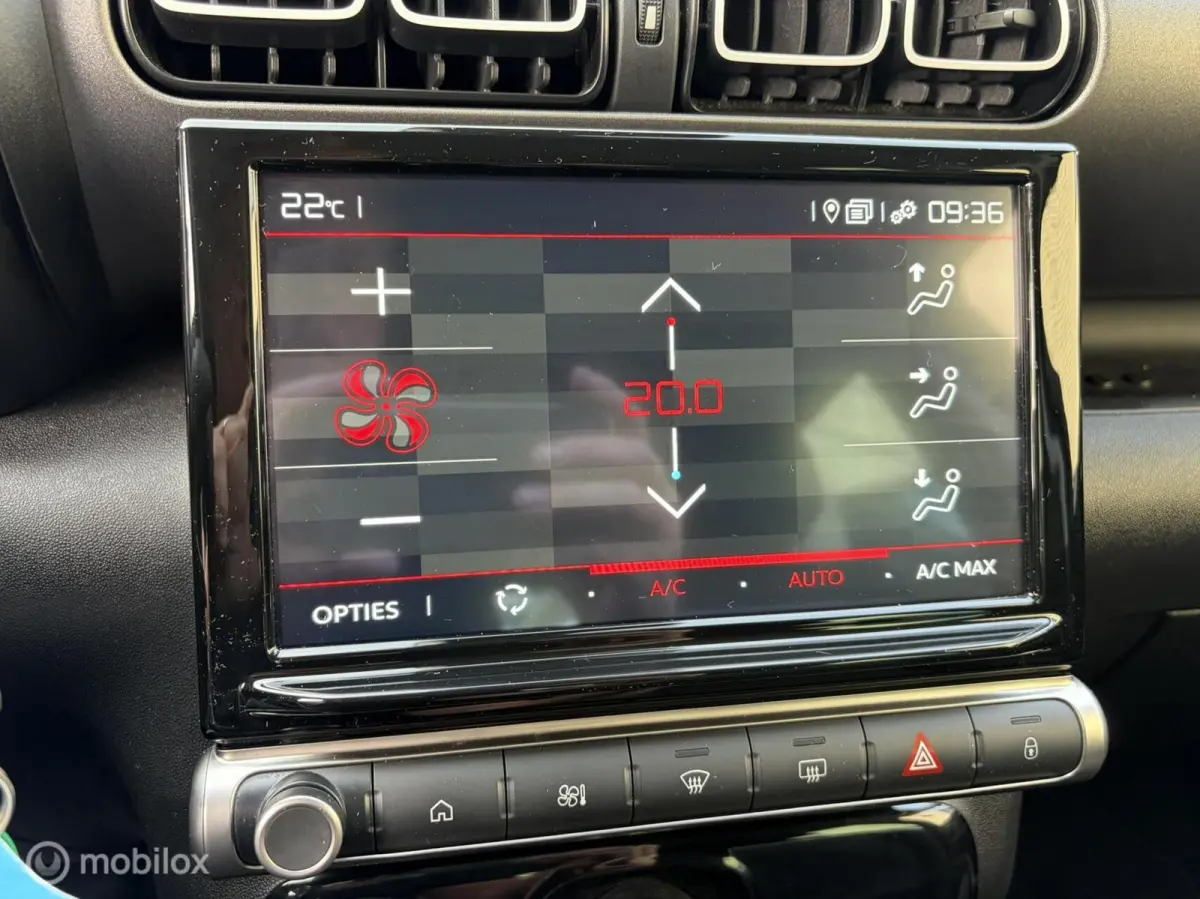 1.2 PureTech Plus 110 PK / FM NAV / 16" / Privacy glass / Carplay